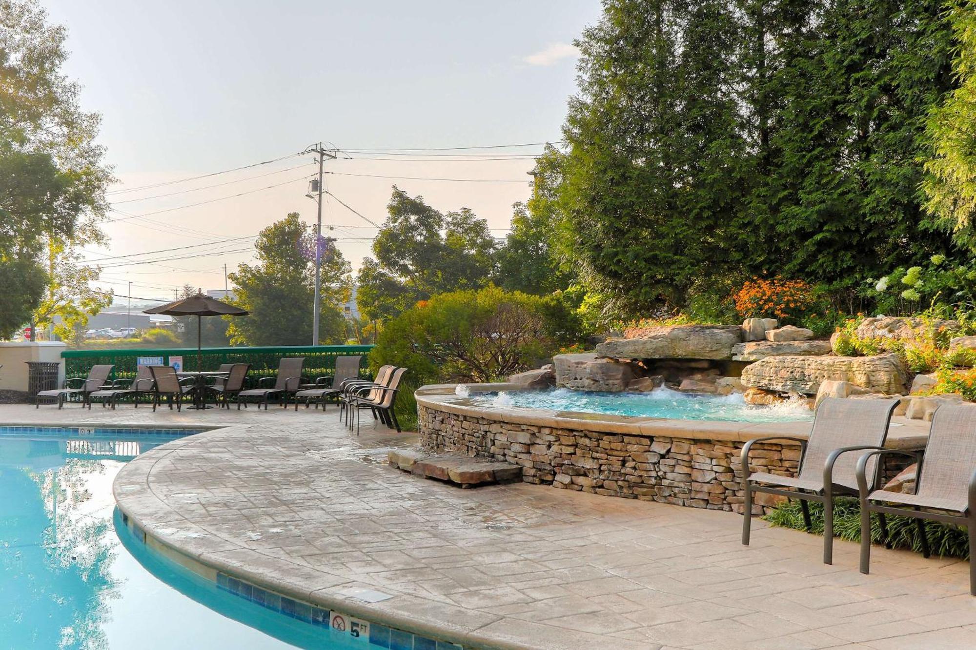 Quality Inn Near The Island Pigeon Forge Extérieur photo