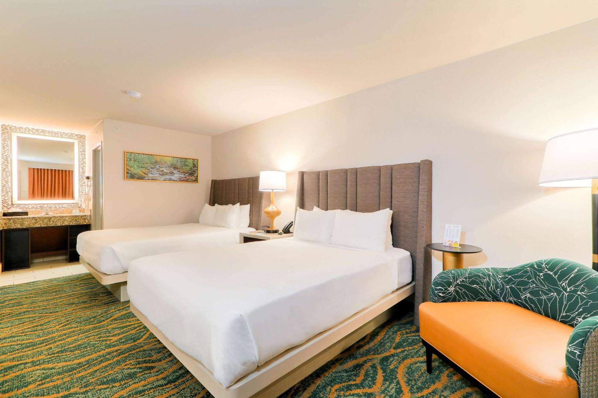 Quality Inn Near The Island Pigeon Forge Extérieur photo