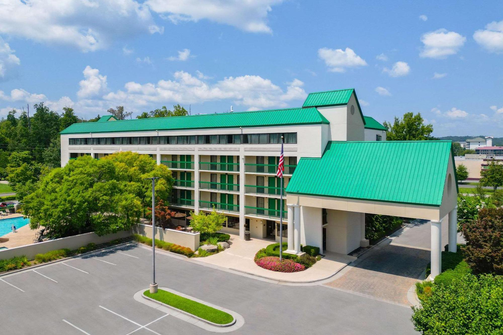 Quality Inn Near The Island Pigeon Forge Extérieur photo