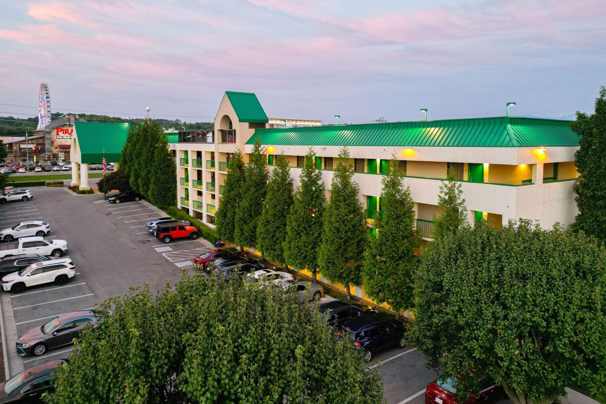 Quality Inn Near The Island Pigeon Forge Extérieur photo