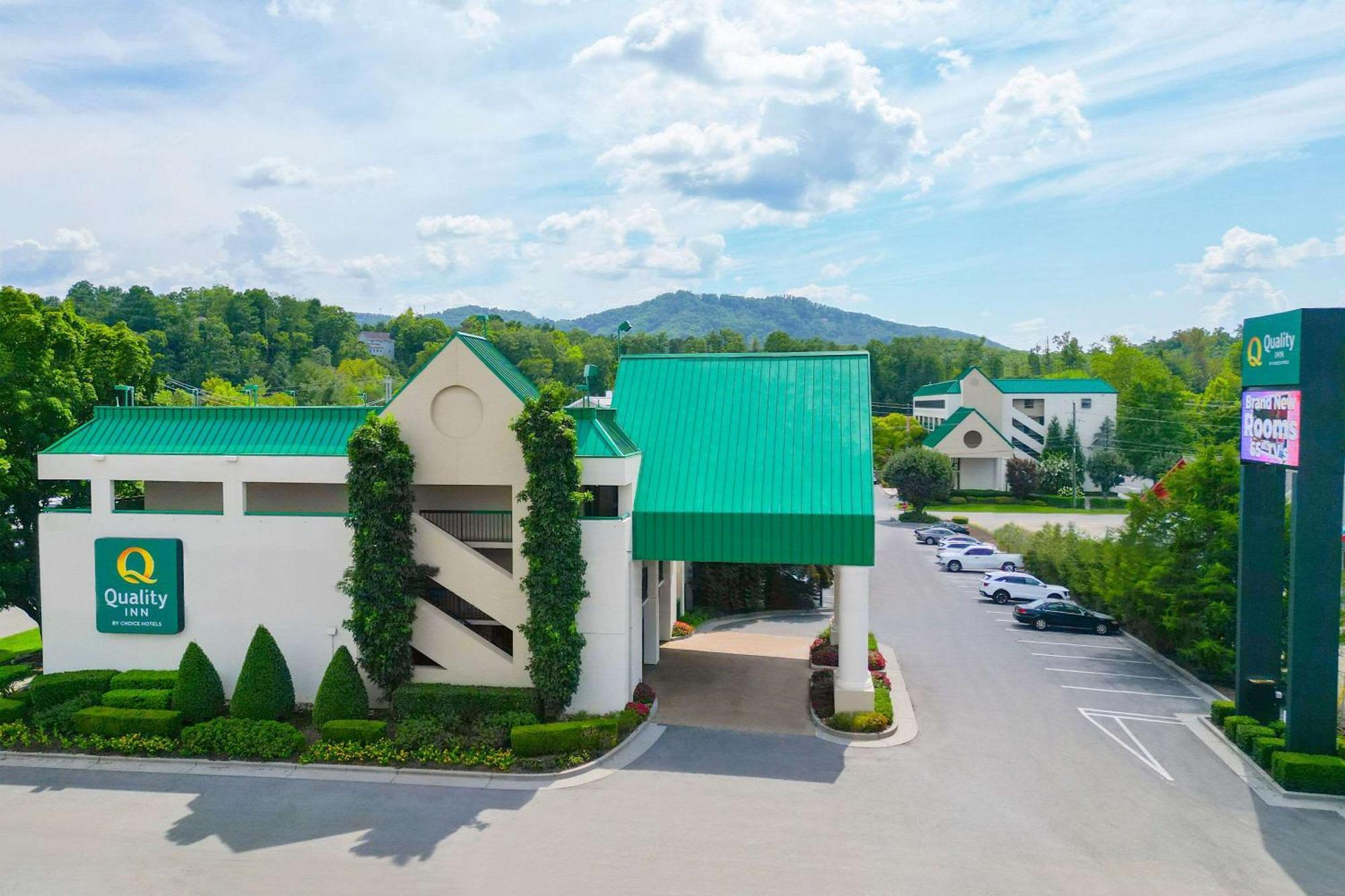 Quality Inn Near The Island Pigeon Forge Extérieur photo