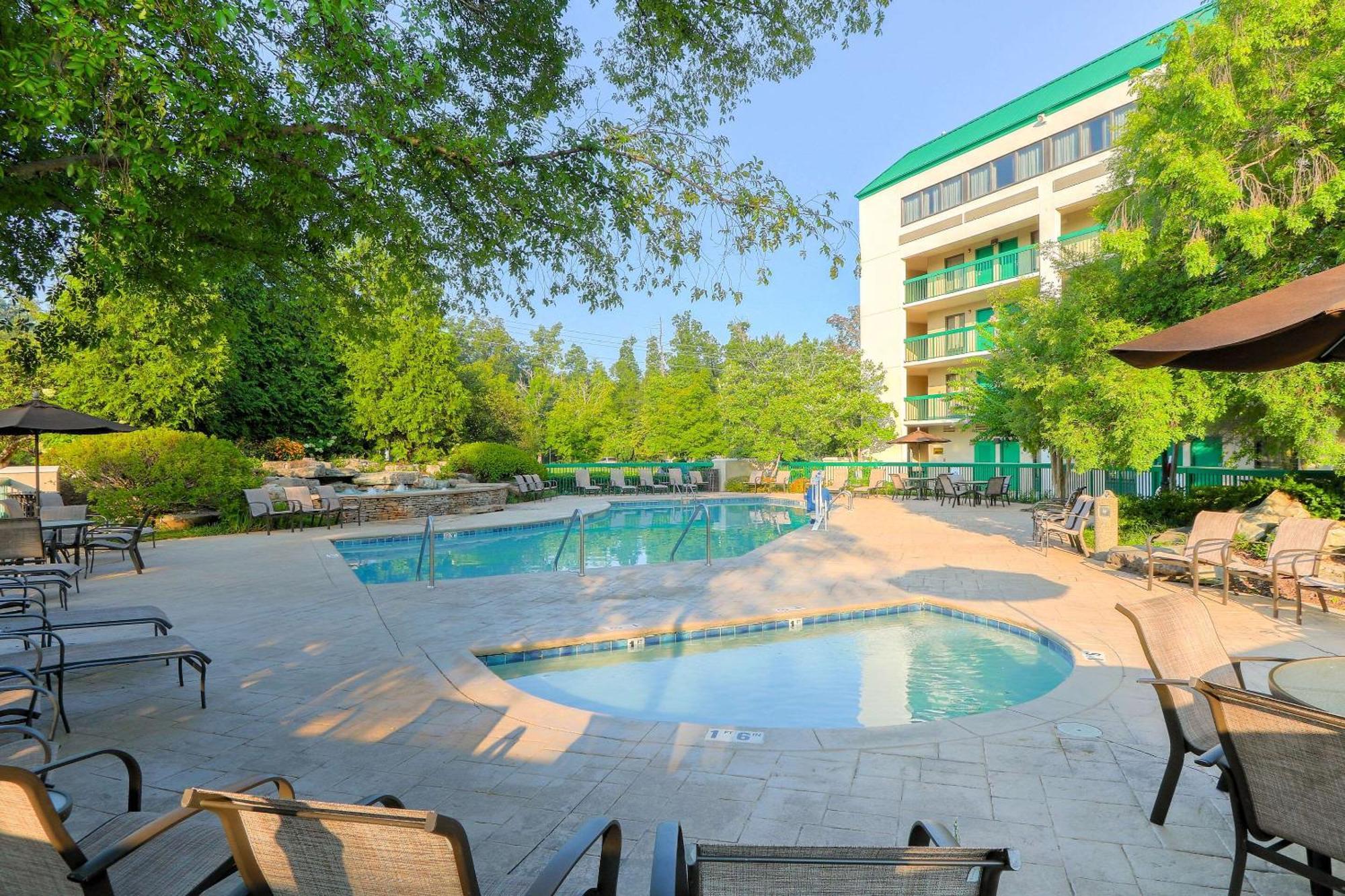 Quality Inn Near The Island Pigeon Forge Extérieur photo